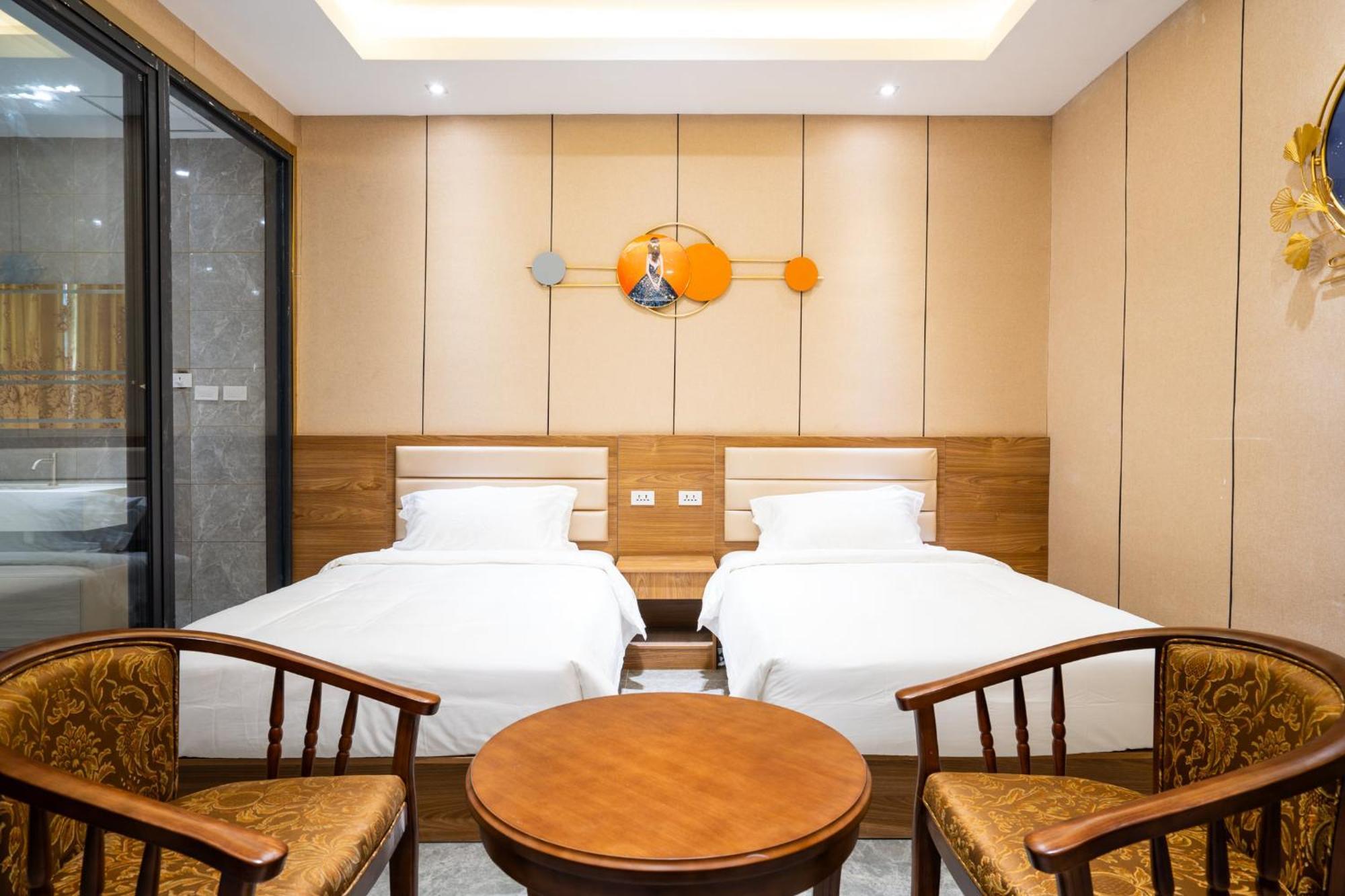 Home Me Hotel Makati City Exterior photo