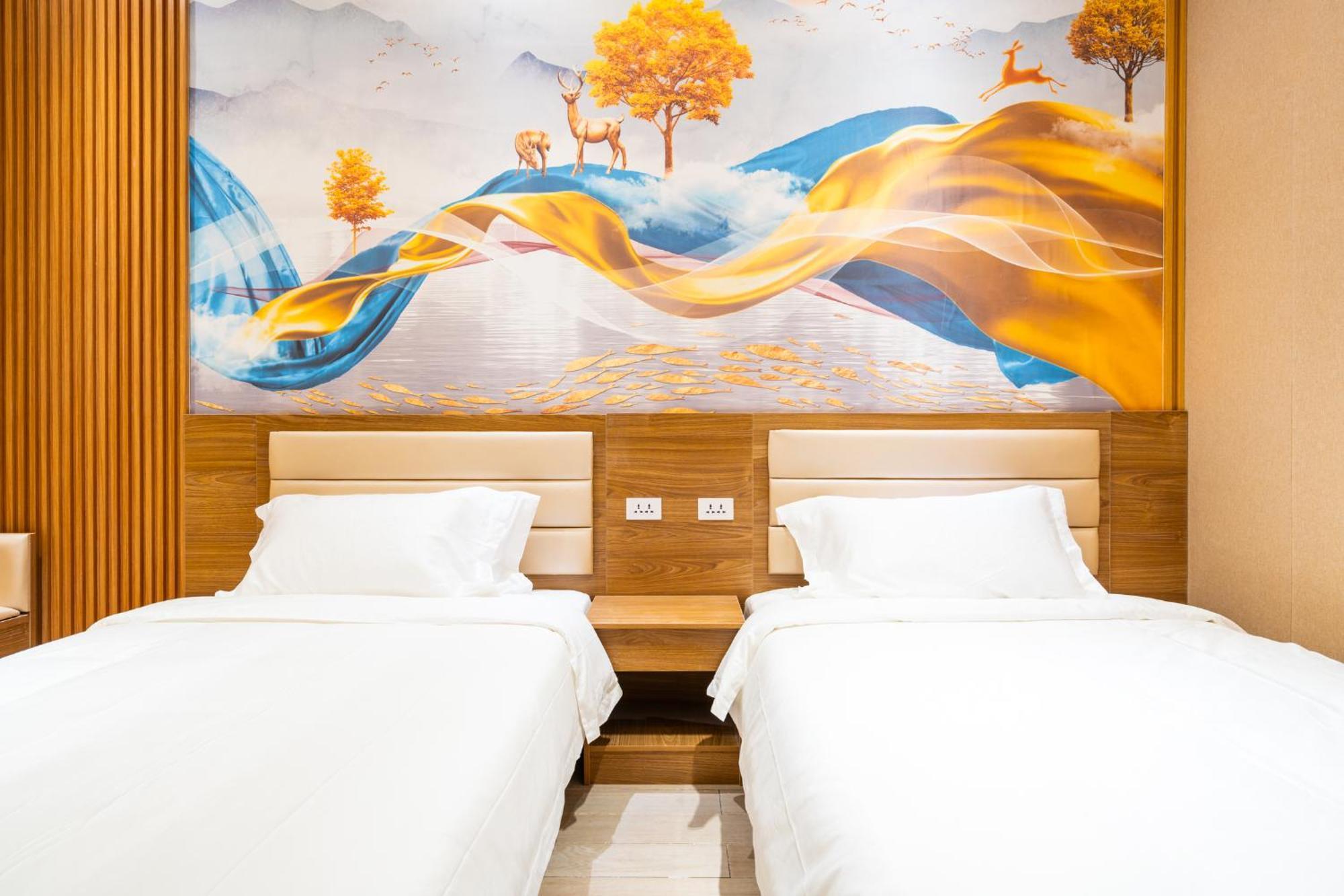 Home Me Hotel Makati City Exterior photo