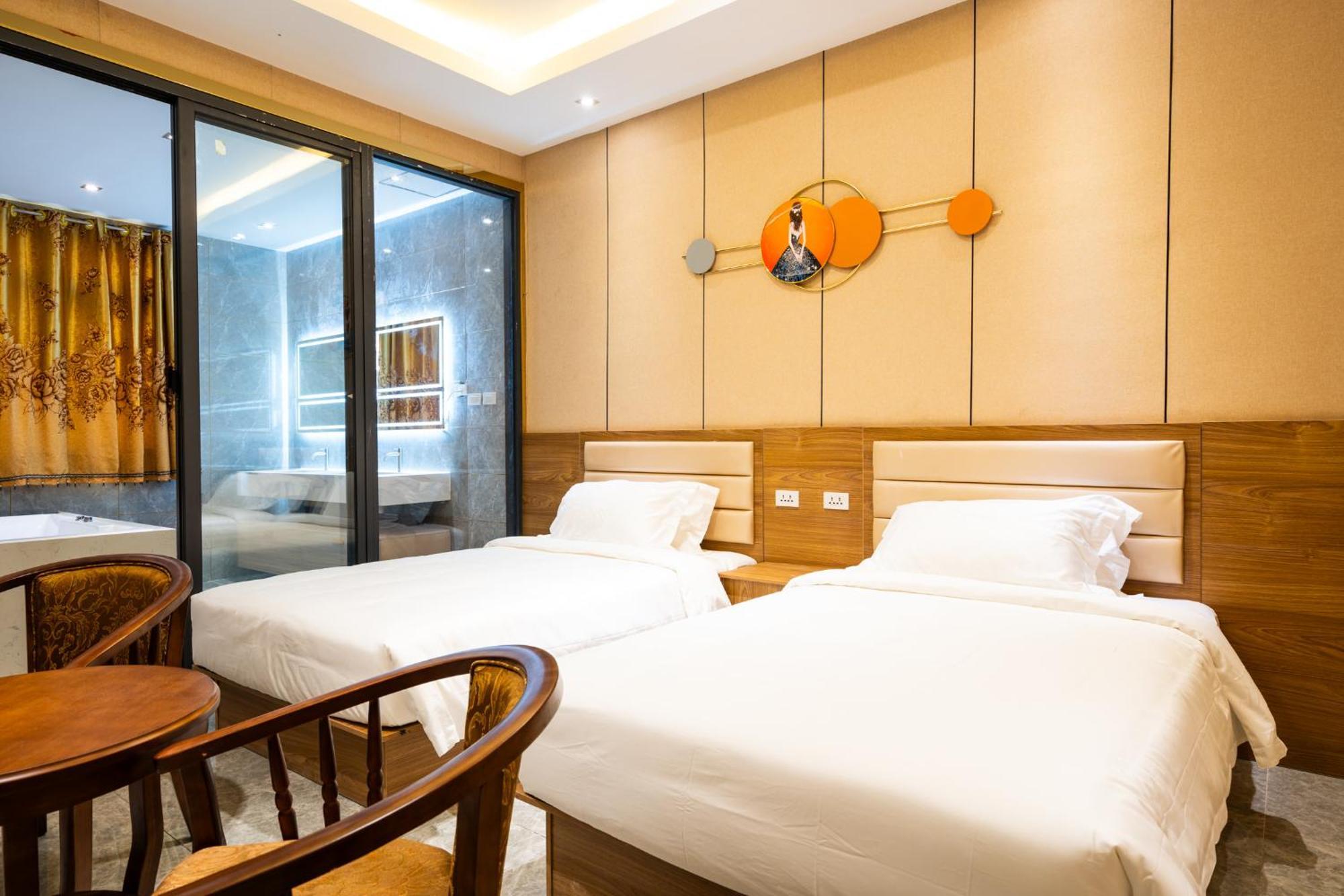 Home Me Hotel Makati City Exterior photo