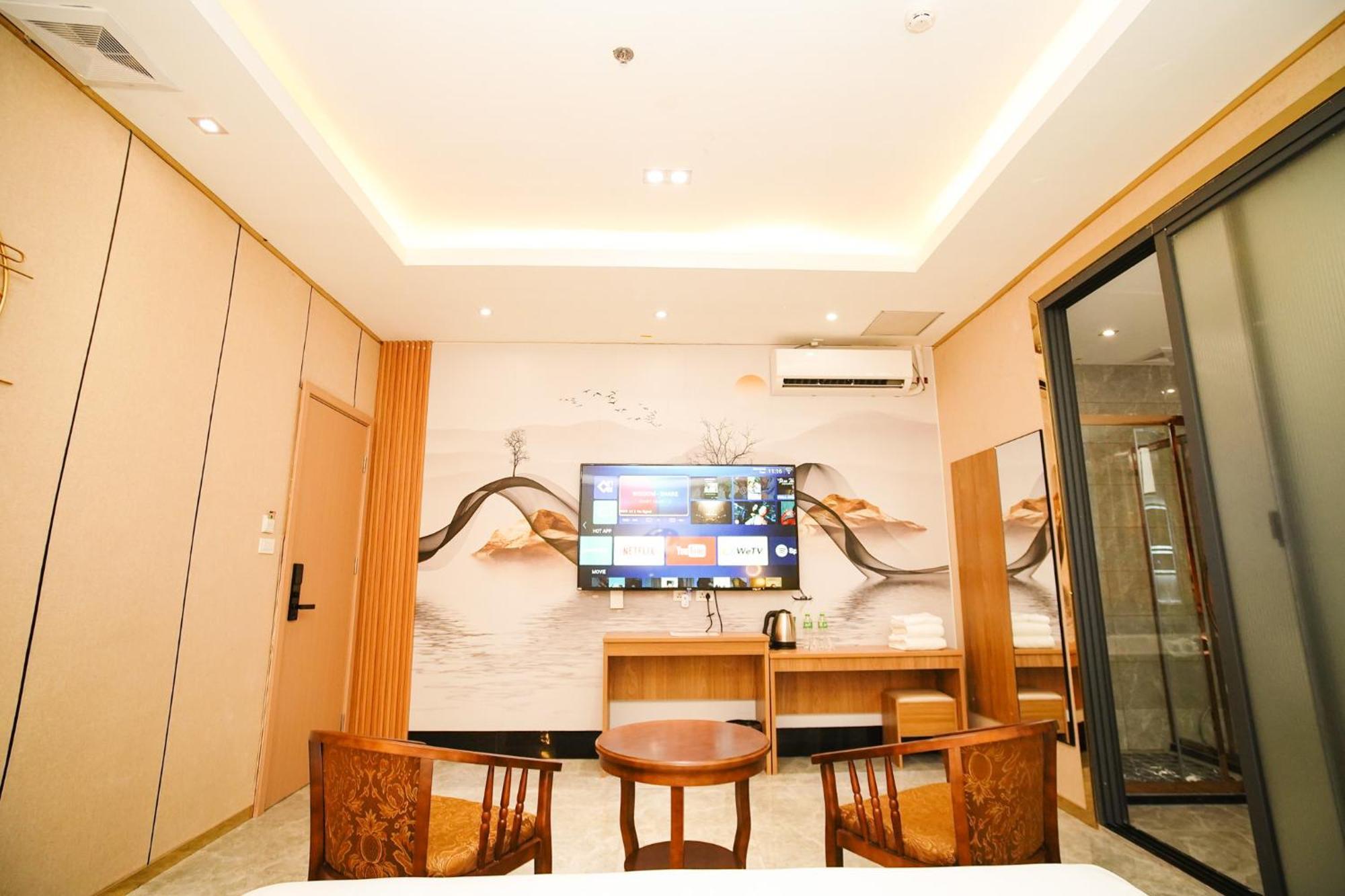 Home Me Hotel Makati City Exterior photo